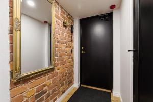 Loft Black and Red