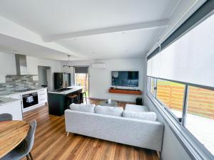 Luxury Holiday Unit 8min walk to Town Center with Boat Parking