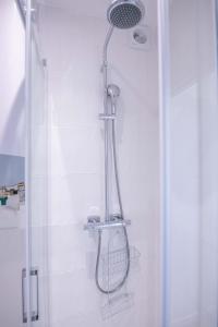 Portes de Paris RER C à 2 min WiFi & Parking Inclus