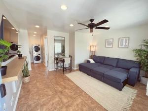 Beach Bungalow #3 in Newport Beach (AC Included)