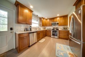 Cozy Ripley Apartment - 21 Mi to Downtown Erie!