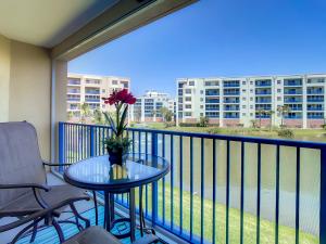 Luxury Fountain View Oceanwalk Condo Seconds to Beach and Pool. OW11-205