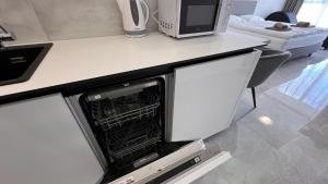 Air conditioned 1 room Apartment Vienna Gate, 3