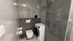 Air conditioned 1 room Apartment Vienna Gate, 2