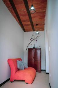 Amplio duplex con terraza privada.