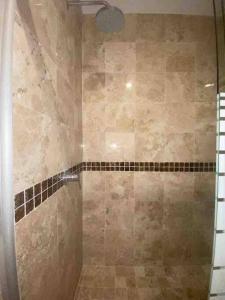 Amazing, luminous studio close to beach and 5th Av