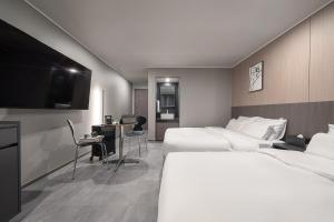 Workers Hotel Ansan by Anook