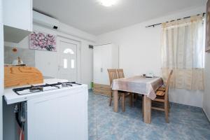 Apartments Gavro - 20 m from the sea