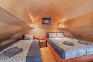 Vineyard Cottage Urban - Happy Rentals