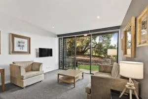 Scenic Golf & Spring 1BR Getaway - Boneo