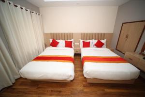 Redstone Regency Hotel