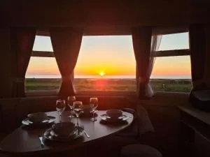 Tarn Bay Retreat- Sea- Fells- Beach- Views-Farm - Bootle