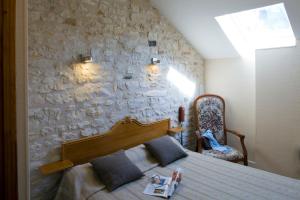 Hotels Logis Hotel Restaurant Le Puits Dore : photos des chambres