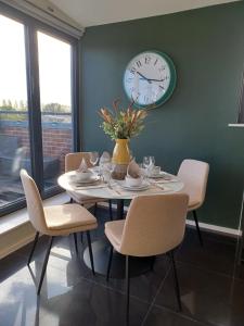 Stunning Luxury 3 Bed Penthouse Sleeps 2 to 6