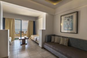 Louis Apostolata Island Resort