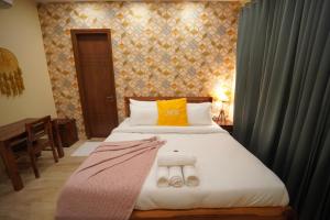 Luxury 3BHK Service Apartment -Golf Course Road, Gurgaon