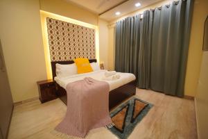 Luxury 3BHK Service Apartment -Golf Course Road, Gurgaon