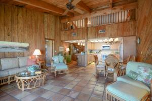 Beachfront with large deck Pool Sea Dunes Sailfish A2