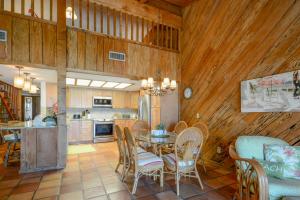 Beachfront with large deck Pool Sea Dunes Sailfish A2