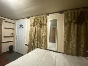 Queen-bed studio in a Quiet Area - 诺伍德