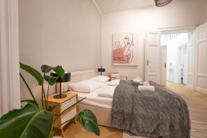 Spacious 110м2 flat in the city center
