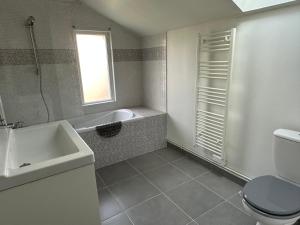 Maisons de vacances La maison des Declos avec parking prive : photos des chambres
