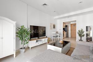 WelHome - Luxury Apt Close to Yas Water and Ferrari World