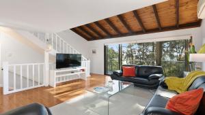 Clifftop Vista at Copacabana