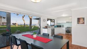 Clifftop Vista at Copacabana