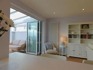 11 Seaview