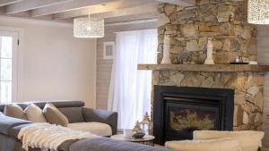 Coastal Cottage with Pool at Copacabana