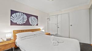 Sublime Beach Getaway, Spacious Balcony with BBQ