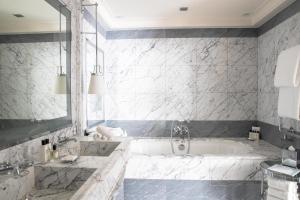 Hotels La Reserve Paris Hotel & Spa : photos des chambres