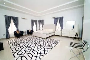 5 Bedroom Villa with Pool Lekki Phase 1 - Araromi