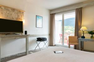 Hotels Mercure Millau : Chambre Double Classique - Vue sur Viaduc