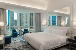 Club Skyline View, 1 King, Breakfast, Happy Hour, Afternoon Tea room in Le Meridien Mina Seyahi Beach Resort & Marina
