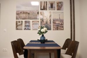 Stylish and Quiet Apt with Balcony