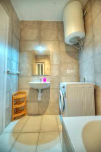 Seafront bright & spacious 2 bedrooms GOGZR-1