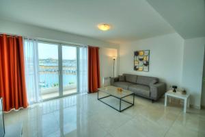 Seafront bright & spacious 2 bedrooms GOGZR-1