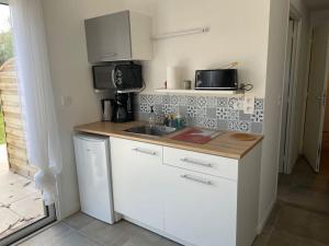 Studio au calme avec jardin et stationnement