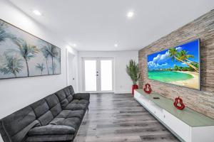 3 2 Family friendly Brand New Home w Pool