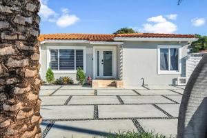 3 2 Family friendly Brand New Home w Pool