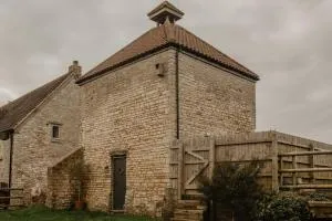 The Dovecote - Collins Farm - Yate