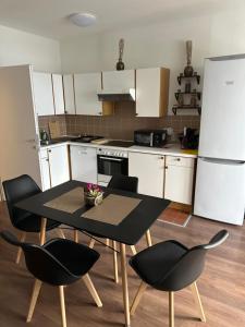 Vienna Shopping Center 14 Apartment