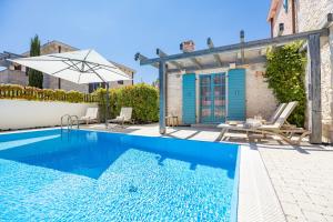 Stone Villa Zorritta with a pool and a beautiful garden