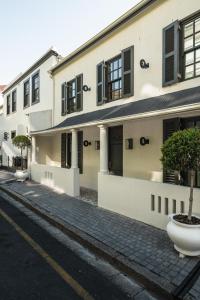 2 Nicol Street, Gardens, Cape Town 8000, South Africa.