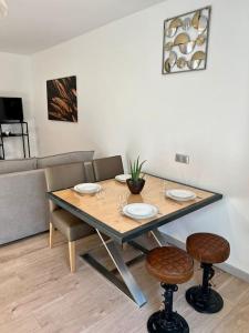 Appartements Le Dauphin - Appartement chaleureux proche Gare de Bourgoin : photos des chambres