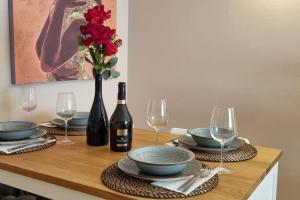 Bouganville - Apartment with Terrace & Shared Pool