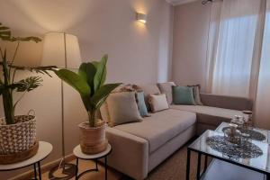 Bouganville - Apartment with Terrace & Shared Pool
