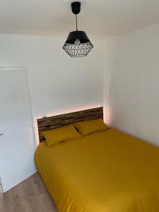 Appart avec chambre lumineux et chaleureux